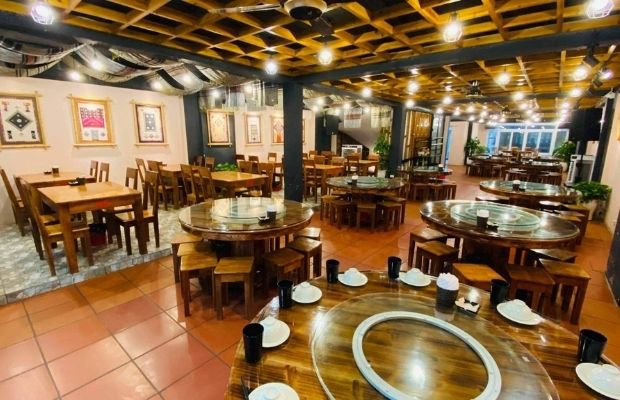 Viet Deli Restaurant's space